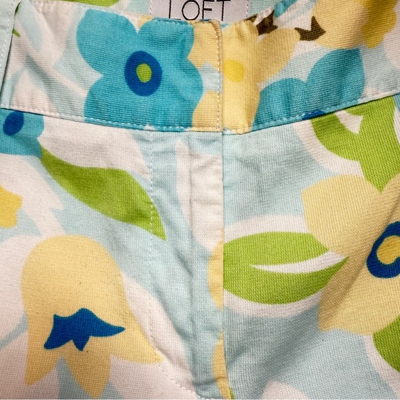 Ann Taylor LOFT Floral Pastel Stretch Capri Pants Aqua/White/Yellow/Green Size 8 - Picture 11 of 14
